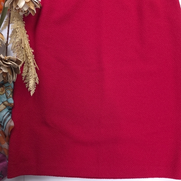 St. John Elegant Red Knit Women's Skirt Sz 14 - Picture 6 of 11